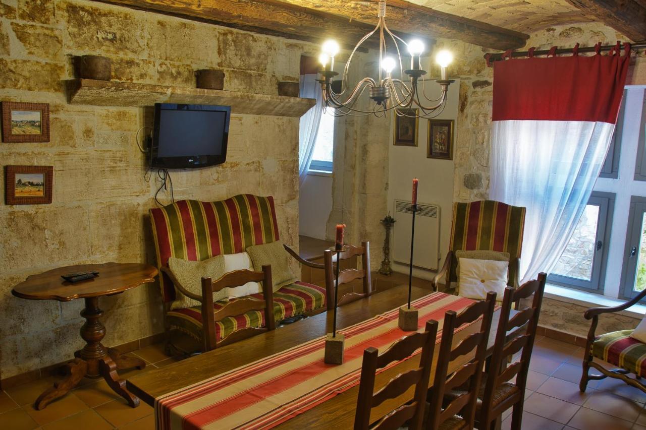 Le Castelas エゲーズ エクステリア 写真
